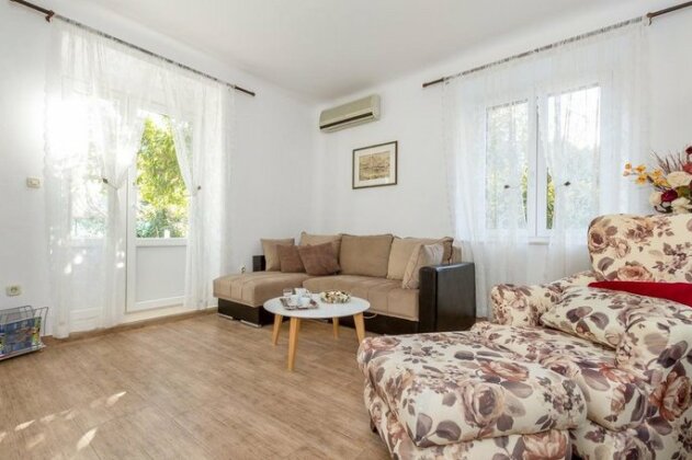 For All Seasons Apartment - Photo5