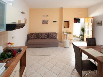 Four Stars Split Apartment - Photo2