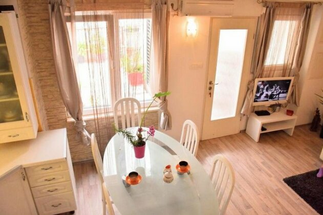 Guesthouse Dora Varos - Photo3