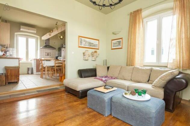 Guesthouse Place 2 Be - Photo2