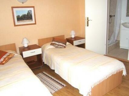 Holiday Home Kamena Lodge - Photo2