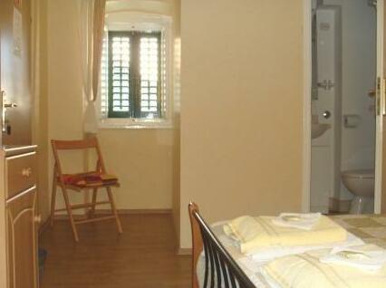 Holiday Home Kamena Lodge - Photo3