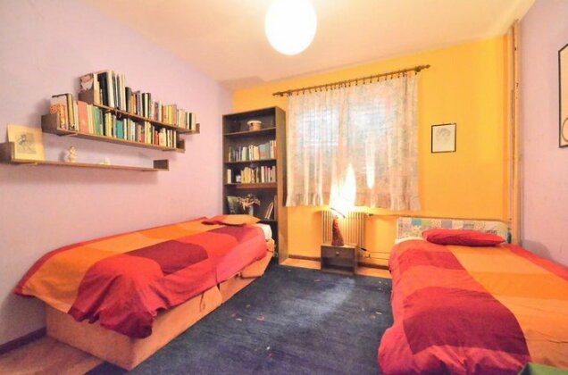  Photo 4