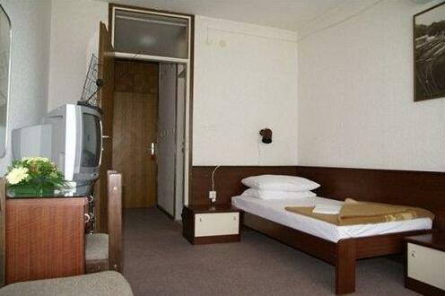 Hostel Zeljeznicar - Photo4