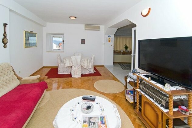 House Rea - Photo3