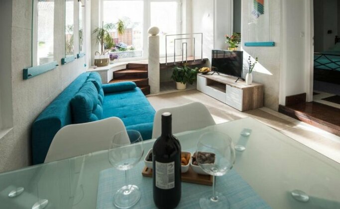 IBIS Your Cosy Oasis With Private Parking and Patio - Photo2