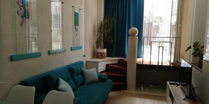 IBIS Your Cosy Oasis With Private Parking and Patio - Photo5