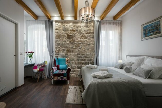 ID Regal Residence - Photo2
