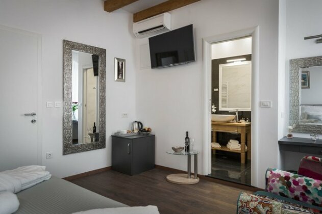 ID Regal Residence - Photo4