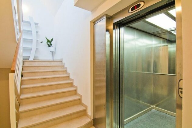 Laura Lux Suites - Photo2