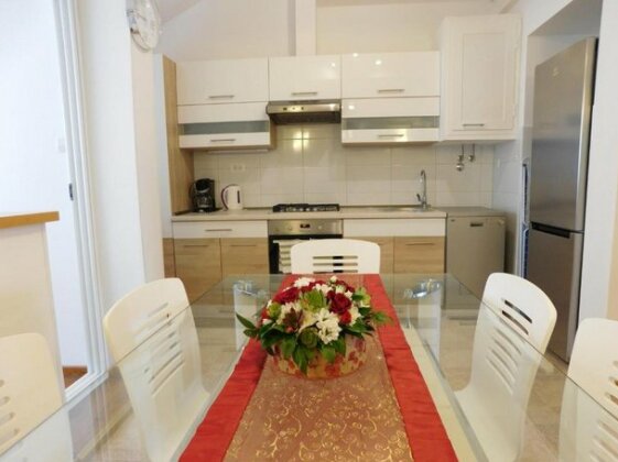 LCT Grand Tour Apartment - Photo3