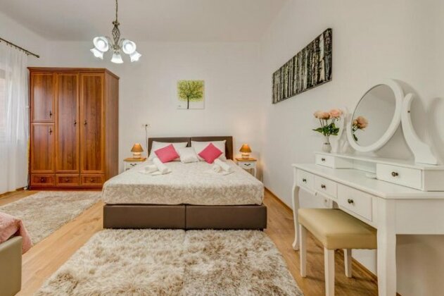 LCT Holiday Home Florentina - Photo4