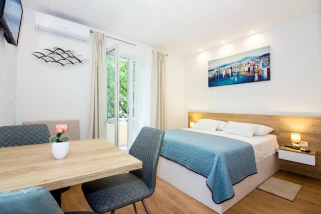 Lugo Apartments - Photo2