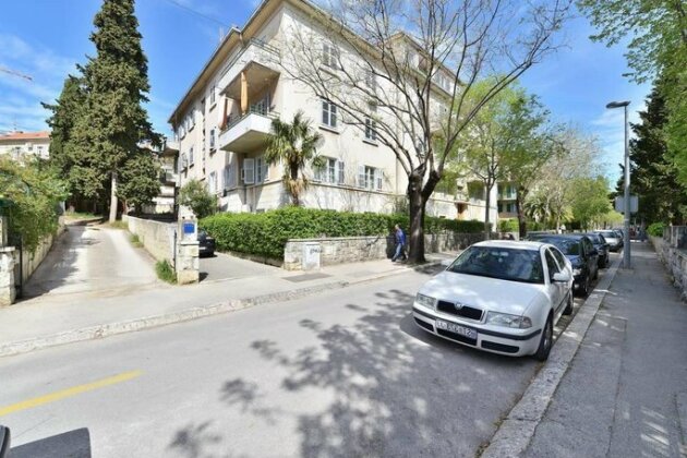  Photo 4