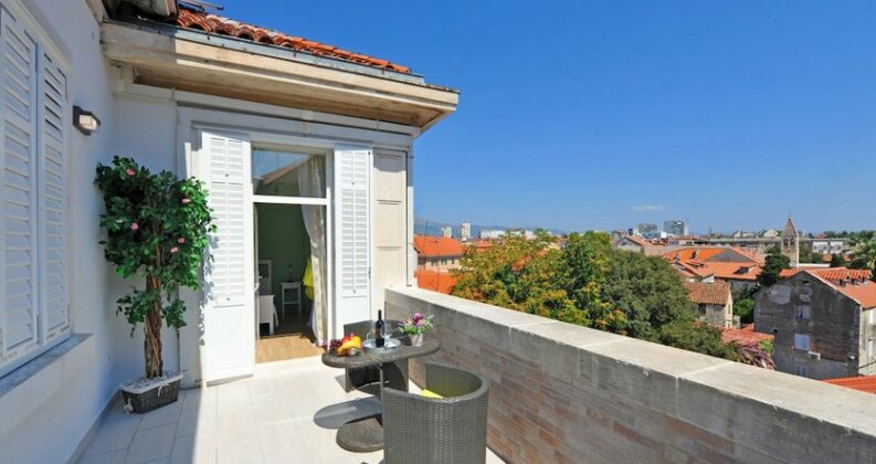 Luxury Rooms Nirvana - Photo2
