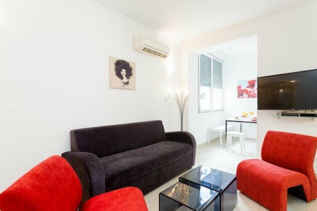 Marina's Place - Photo2