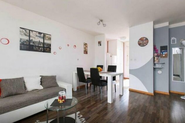 Modern Split Apartment - Photo3