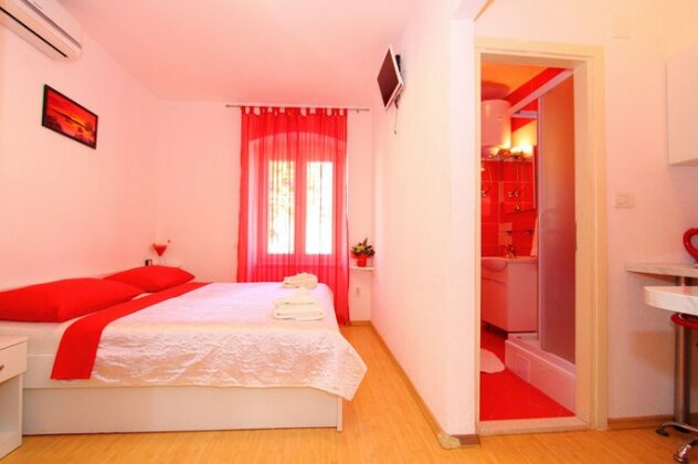 Nirvana Rooms & Apartments - Photo5