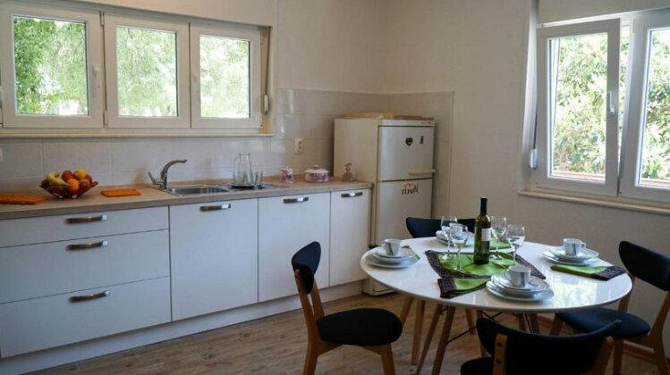Nora Wine House - Photo3