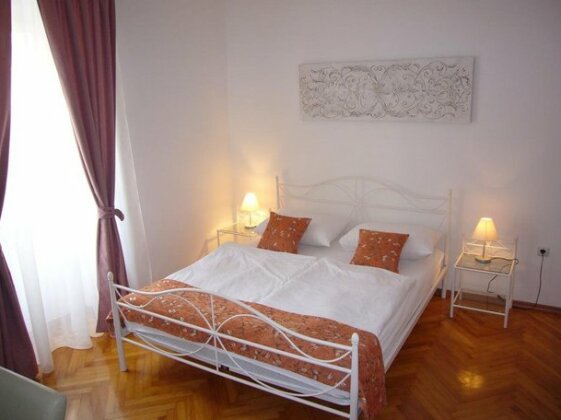 Old Town Suites - Photo3