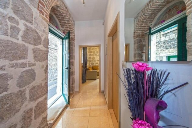 Old Town Twins Apartments - Photo2
