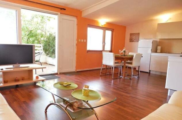 Orange Bamboo Suite - Photo2