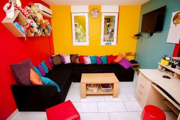 Outlanders Tribe Hostel - Photo4