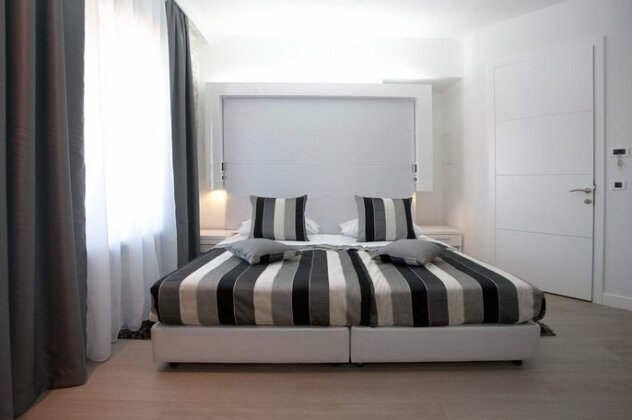 Palace Split&nbsp;- Photo2