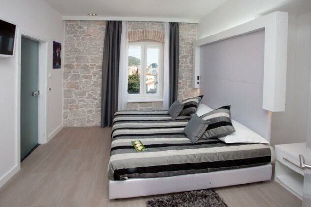 Palace Split&nbsp;- Photo3