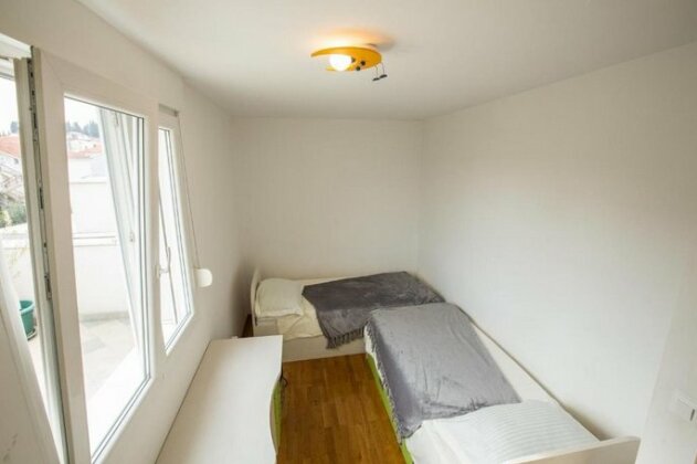 Penthouse Maddy - Photo2