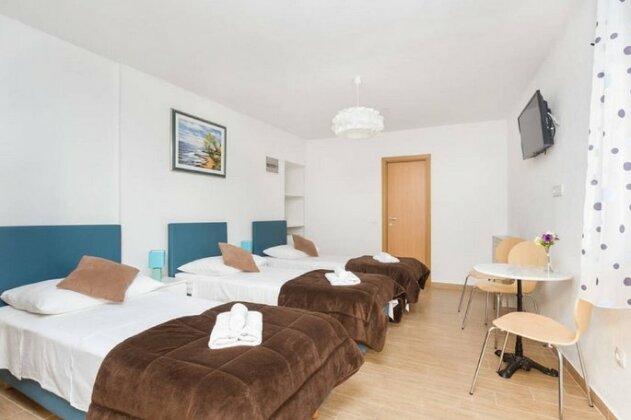 Peruzovic Rooms & Apartments - Photo4