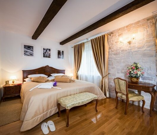Priska Luxury Rooms - Photo2