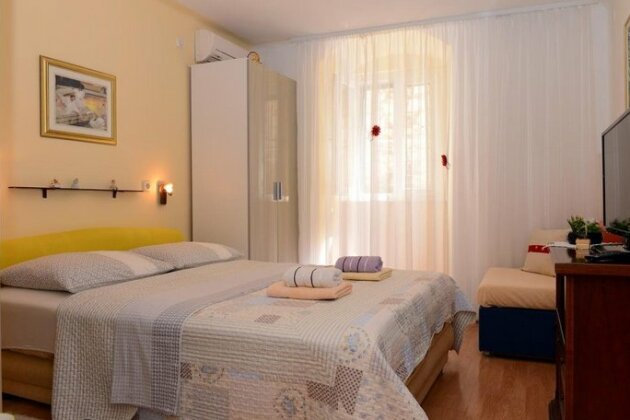 Private room in the center of Split - Photo3