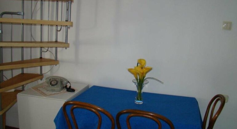 Relaxation Inside The Palace - Photo2