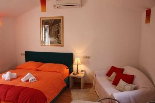 Rusticana Accommodation - Photo4