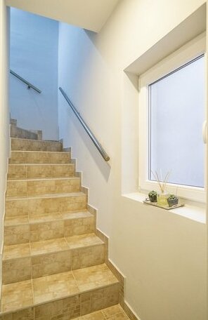 Serenity Split Apartments - Photo5