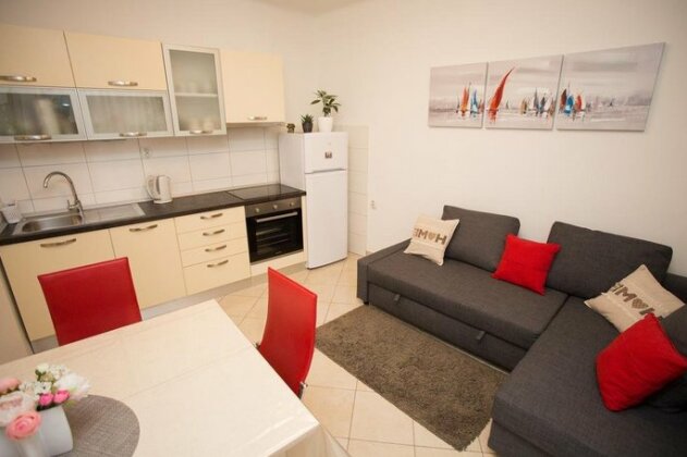 Split Center Beautiful Apartment - Photo5