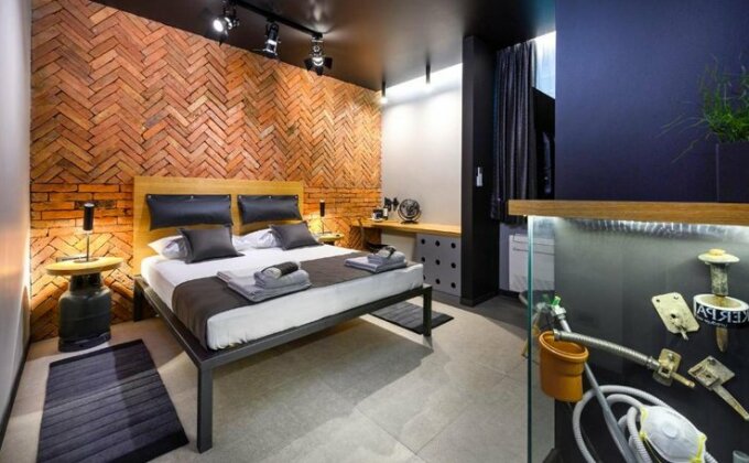 Split Industrial Design Rooms - Photo3