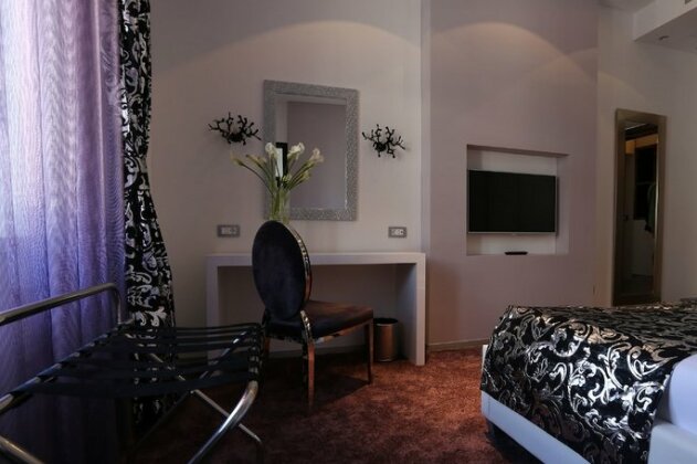 Starlight Luxury Rooms - Photo5