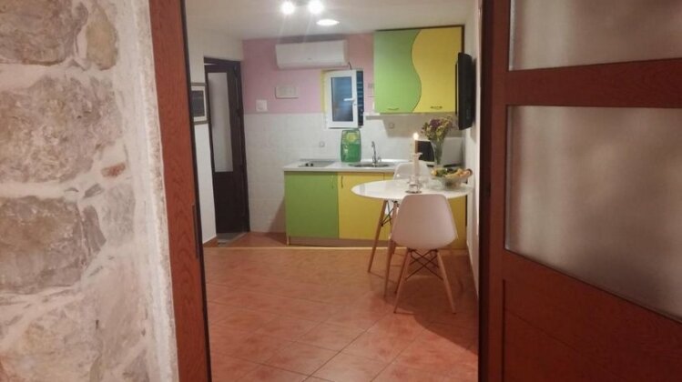 Stone apartment on the ideal location - Photo3