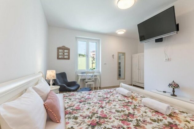 Studios & Room Poesia - Photo2
