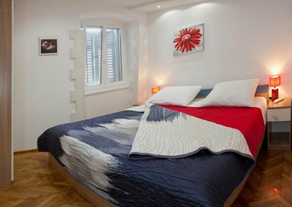 Stylish Theatre Apartments Split - Photo5