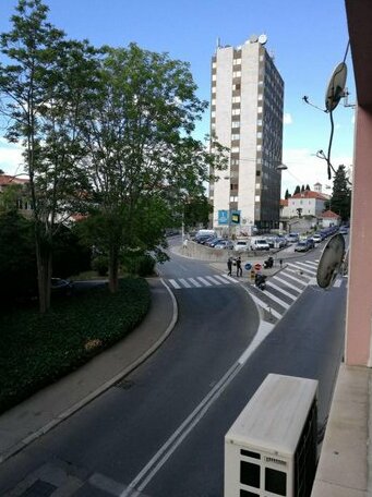  Photo 4