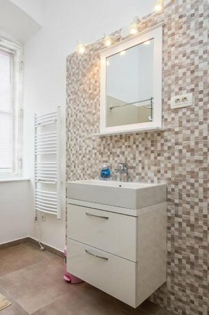 Superb Location Apartment - Photo3