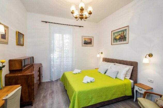 Superb Location Apartment - Photo5