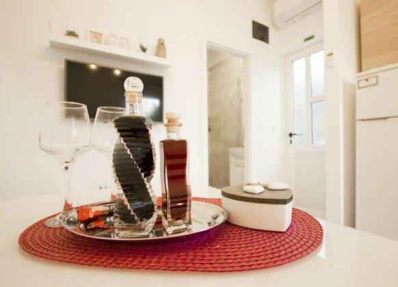 Sweet green apartment with garden - Photo2