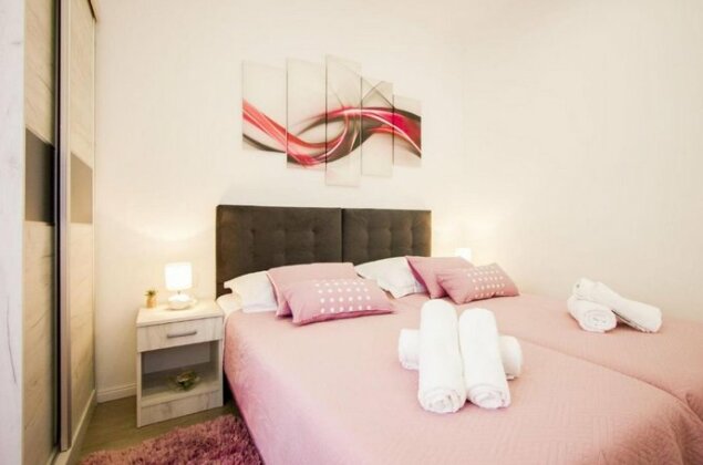 Sweet green apartment with garden - Photo5