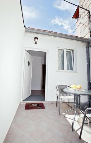 The Garden Rooms & Suites - Photo4