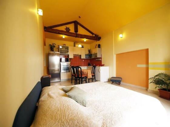 Top of the Tops Center Apartments - Photo3