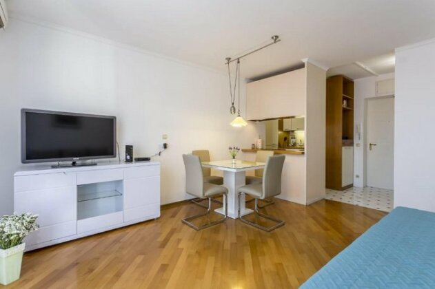 Ujo Apartment - Photo2